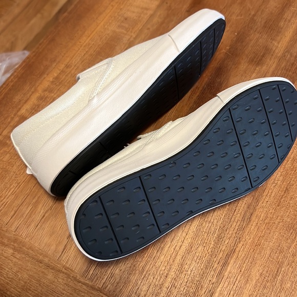 White Uniqlo slip on shoes - Picture 2 of 2